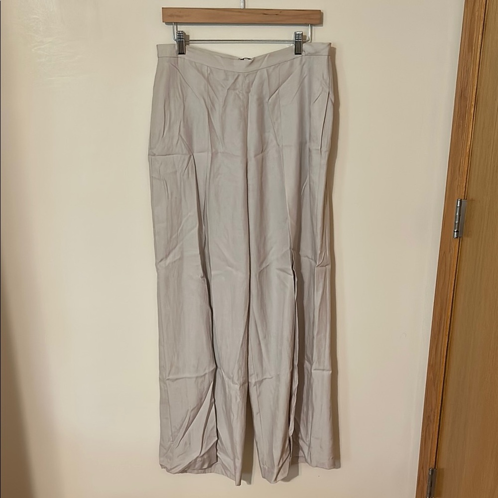 BCBGMaxAzria  “Michael” Cream Trousers size M NWT